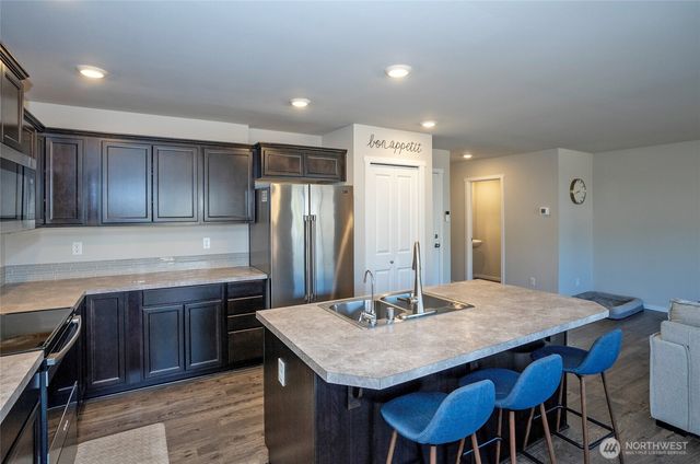 18703 108th Avenue E, Puyallup, WA 98374
