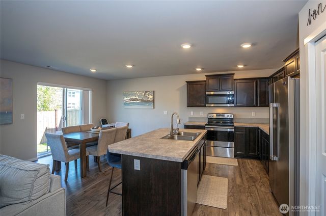 18703 108th Avenue E, Puyallup, WA 98374