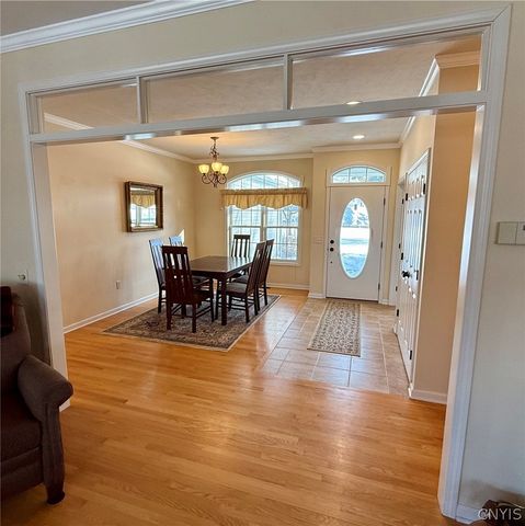 4334 Chilmark St, Marcellus, NY 13108