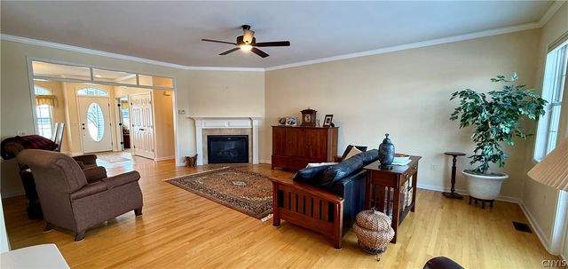 4334 Chilmark St, Marcellus, NY 13108