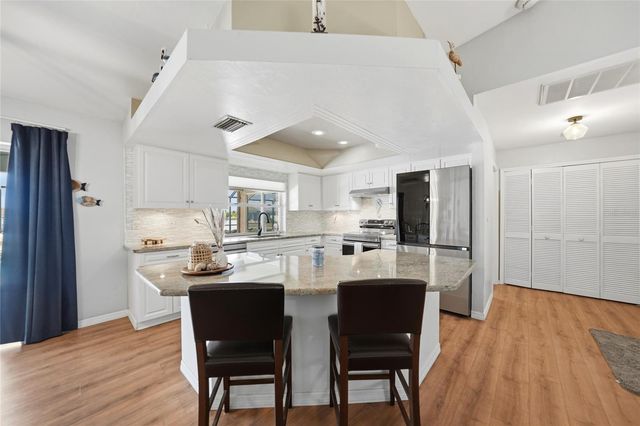 515 GLEASON PARKWAY, Cape Coral, FL 33914