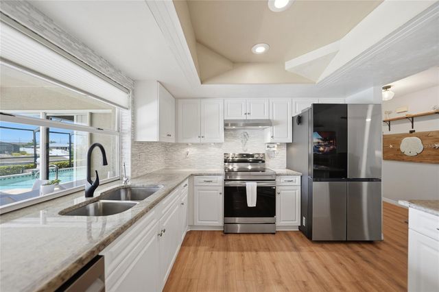 515 GLEASON PARKWAY, Cape Coral, FL 33914