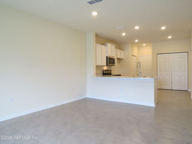 12779 VETERANS Court, Jacksonville, FL 32218