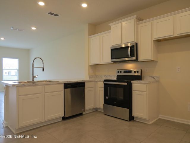 12779 VETERANS Court, Jacksonville, FL 32218