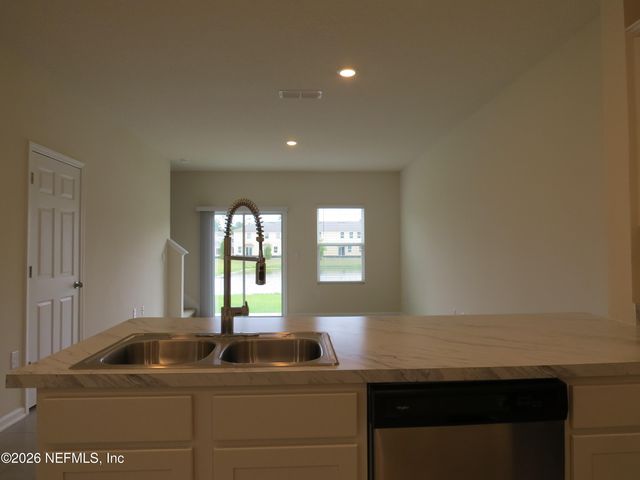 12779 VETERANS Court, Jacksonville, FL 32218