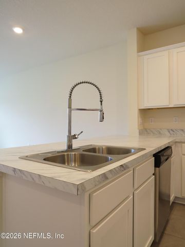 12779 VETERANS Court, Jacksonville, FL 32218