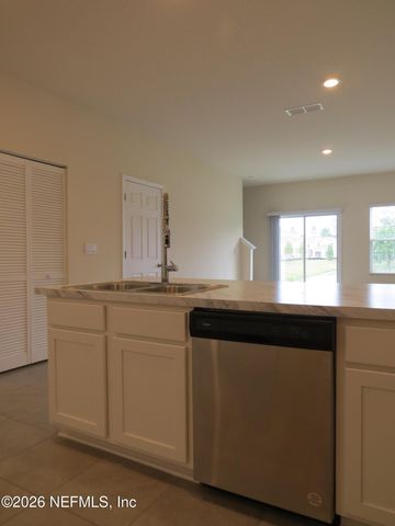 12779 VETERANS Court, Jacksonville, FL 32218