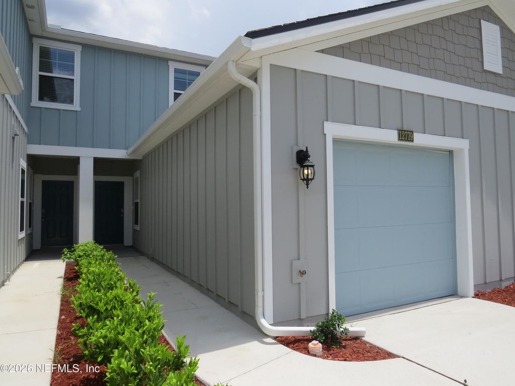 12779 VETERANS Court, Jacksonville, FL 32218