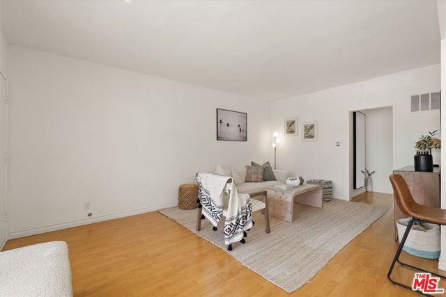 2621 Centinela Avenue 18, Santa Monica, CA 90405