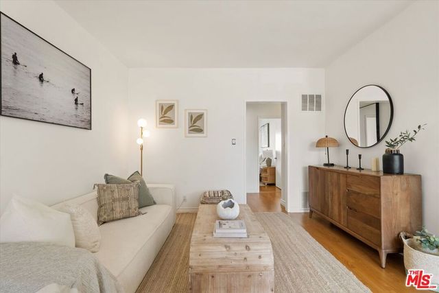 2621 Centinela Avenue 18, Santa Monica, CA 90405