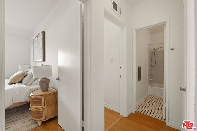 2621 Centinela Avenue 18, Santa Monica, CA 90405