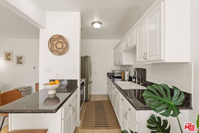 2621 Centinela Avenue 18, Santa Monica, CA 90405