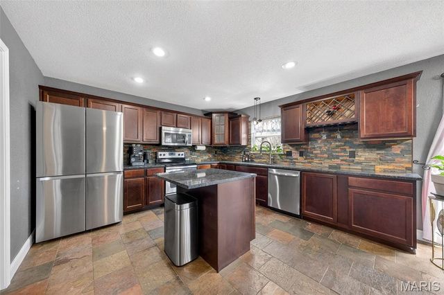 408 Godsey Drive, Union, MO 63084