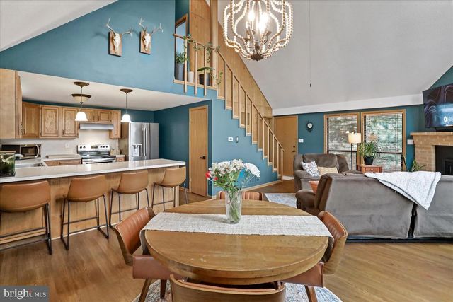 1208 WINTERCAMP TRL, Hedgesville, WV 25427