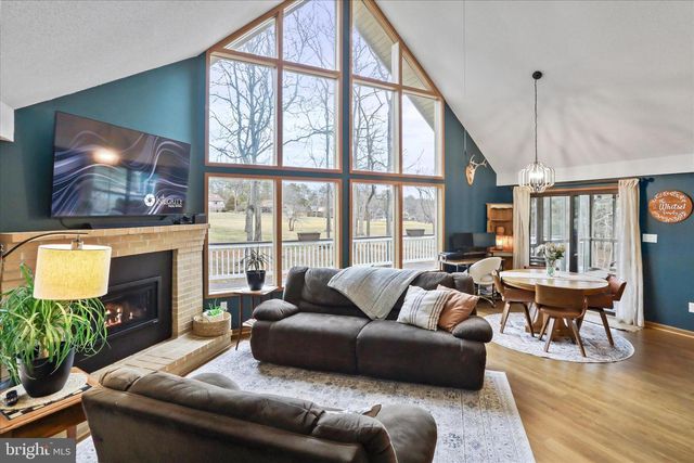 1208 WINTERCAMP TRL, Hedgesville, WV 25427