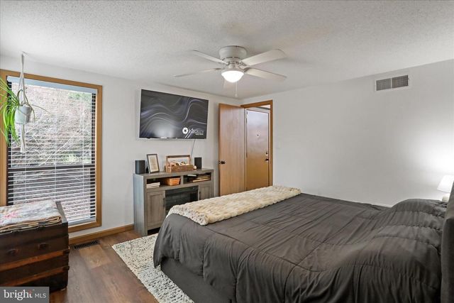 1208 WINTERCAMP TRL, Hedgesville, WV 25427