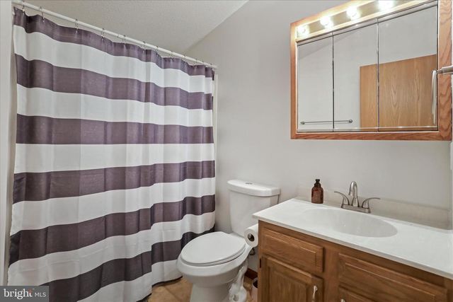 1208 WINTERCAMP TRL, Hedgesville, WV 25427