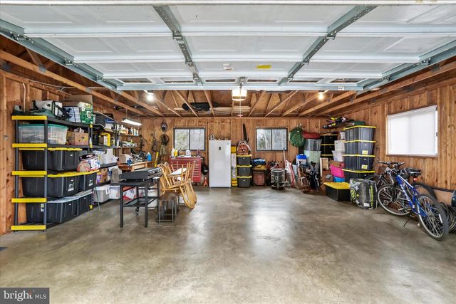 1208 WINTERCAMP TRL, Hedgesville, WV 25427