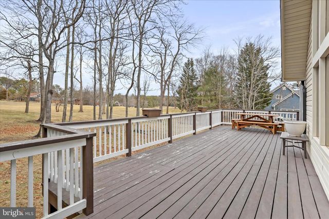 1208 WINTERCAMP TRL, Hedgesville, WV 25427