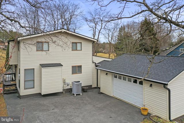 1208 WINTERCAMP TRL, Hedgesville, WV 25427