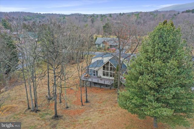 1208 WINTERCAMP TRL, Hedgesville, WV 25427