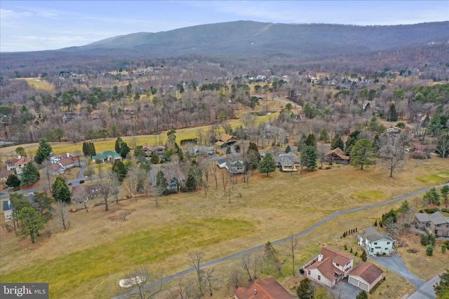 1208 WINTERCAMP TRL, Hedgesville, WV 25427