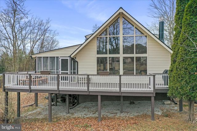 1208 WINTERCAMP TRL, Hedgesville, WV 25427