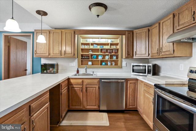 1208 WINTERCAMP TRL, Hedgesville, WV 25427