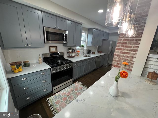 330 HAZEL AVE, Delanco, NJ 08075