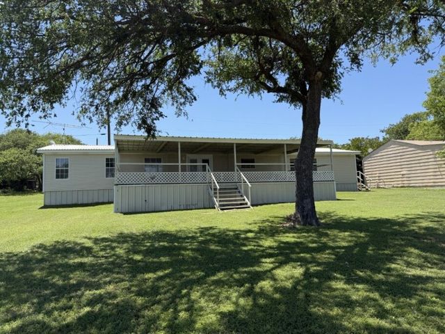 328 Meadow Pond Court, Runaway Bay, TX 76426