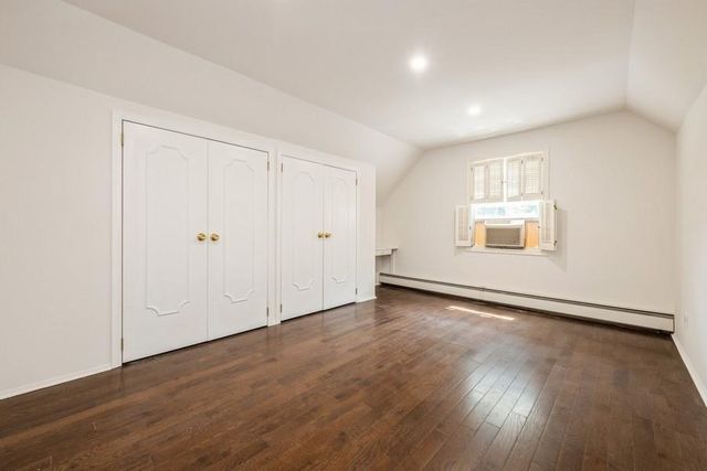 2 Short Street, East Hills, NY 11577