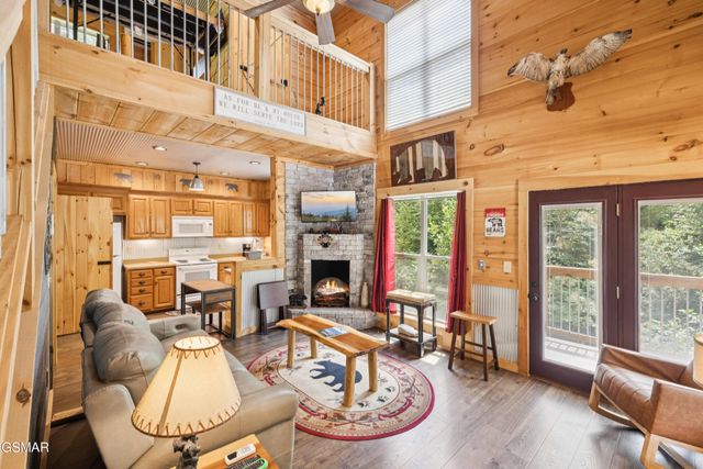 349 Wiley Oakley Drive, Gatlinburg, TN 37738
