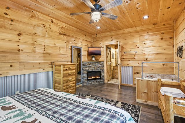 349 Wiley Oakley Drive, Gatlinburg, TN 37738