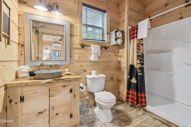 349 Wiley Oakley Drive, Gatlinburg, TN 37738