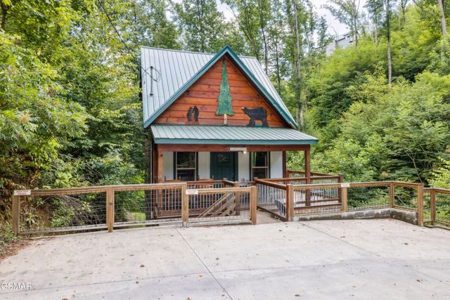 349 Wiley Oakley Drive, Gatlinburg, TN 37738