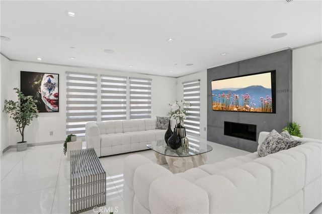 23670 Park Andorra, Calabasas, CA 91302