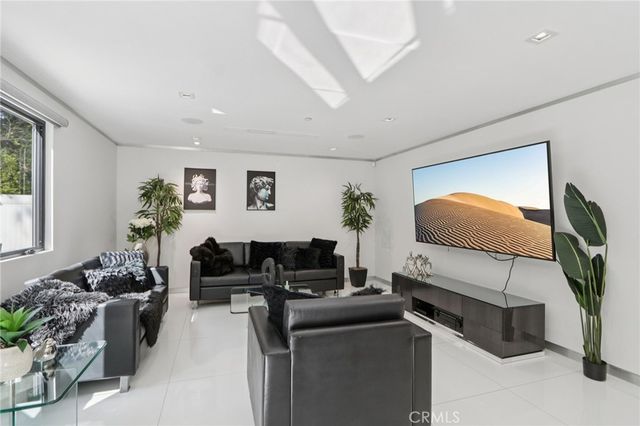 23670 Park Andorra, Calabasas, CA 91302
