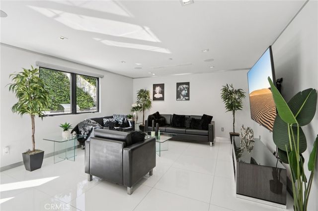 23670 Park Andorra, Calabasas, CA 91302