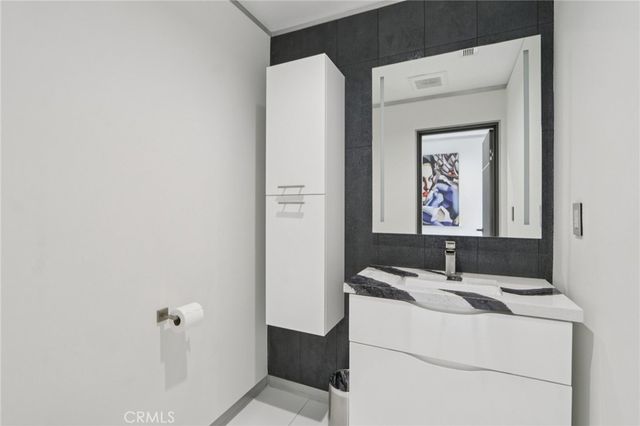 23670 Park Andorra, Calabasas, CA 91302