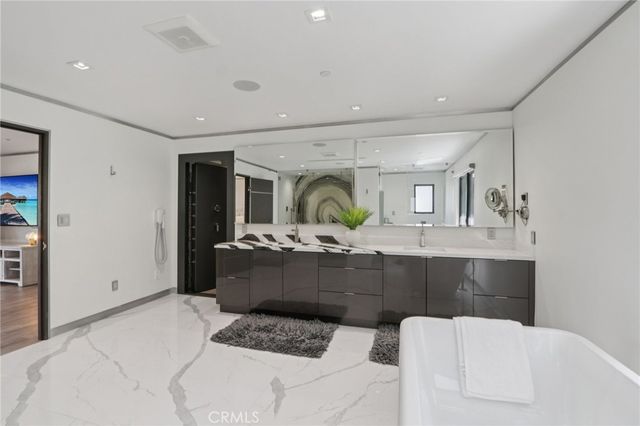 23670 Park Andorra, Calabasas, CA 91302