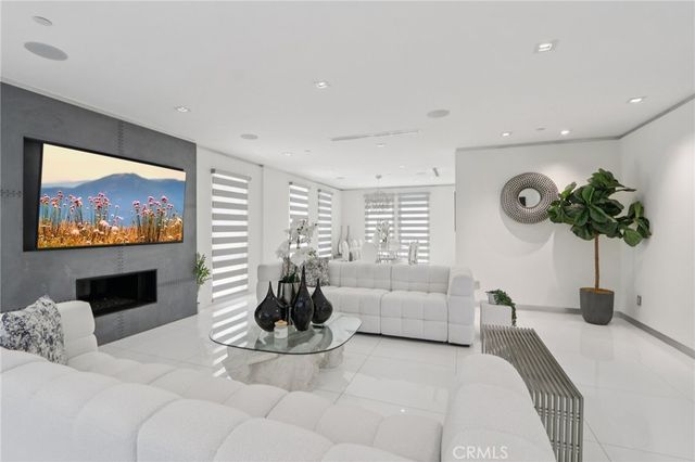 23670 Park Andorra, Calabasas, CA 91302