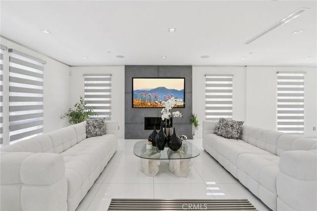 23670 Park Andorra, Calabasas, CA 91302
