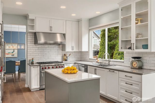 1013 233rd Place NE, Sammamish, WA 98074