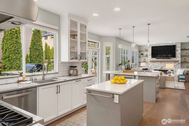 1013 233rd Place NE, Sammamish, WA 98074