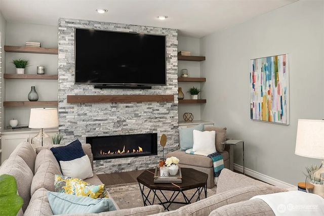 1013 233rd Place NE, Sammamish, WA 98074