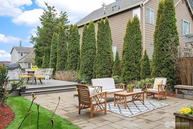 1013 233rd Place NE, Sammamish, WA 98074