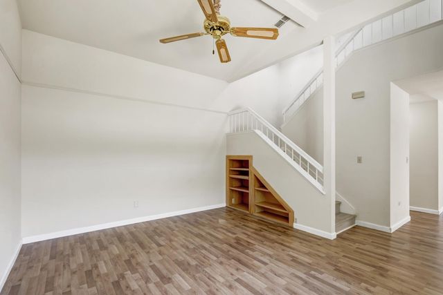6932 Springmont Dr, Elk Grove, CA 95758
