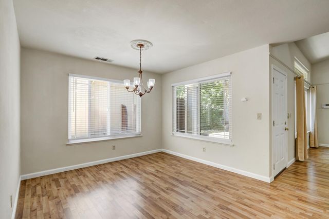 6932 Springmont Dr, Elk Grove, CA 95758