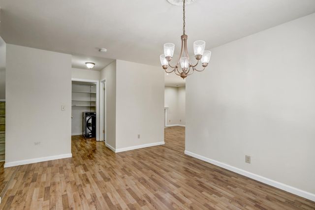 6932 Springmont Dr, Elk Grove, CA 95758