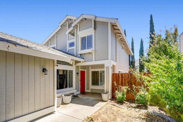 6932 Springmont Dr, Elk Grove, CA 95758